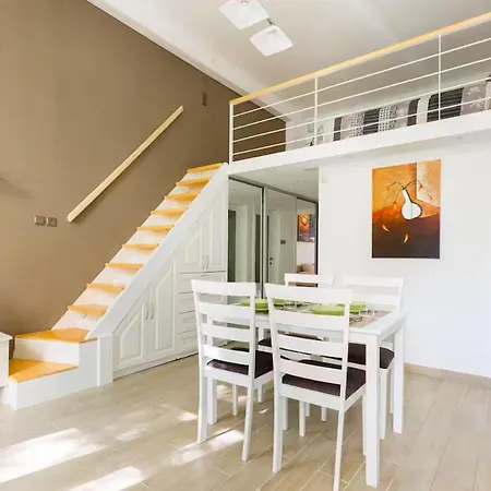 R39 Twin I And Ii - Center Market Garden With Ac Apartment