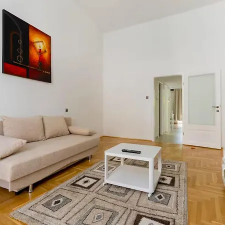 R39 Twin I And Ii - Center Market Garden With Ac Apartment *